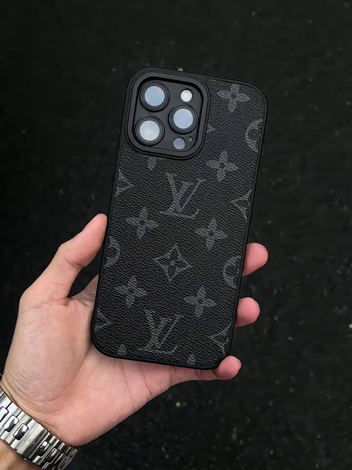 路易威登黑底老花皮紋磨砂手機殼